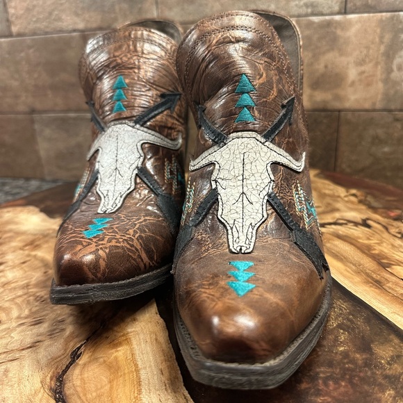 Ariat Dixon Bootie - Picture 2 of 9